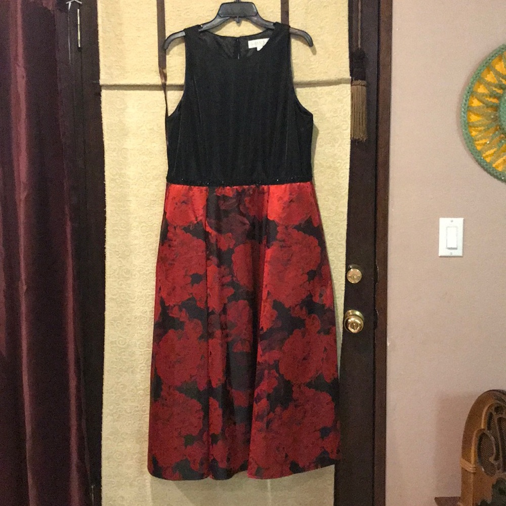 Tahari red n black flowered dress